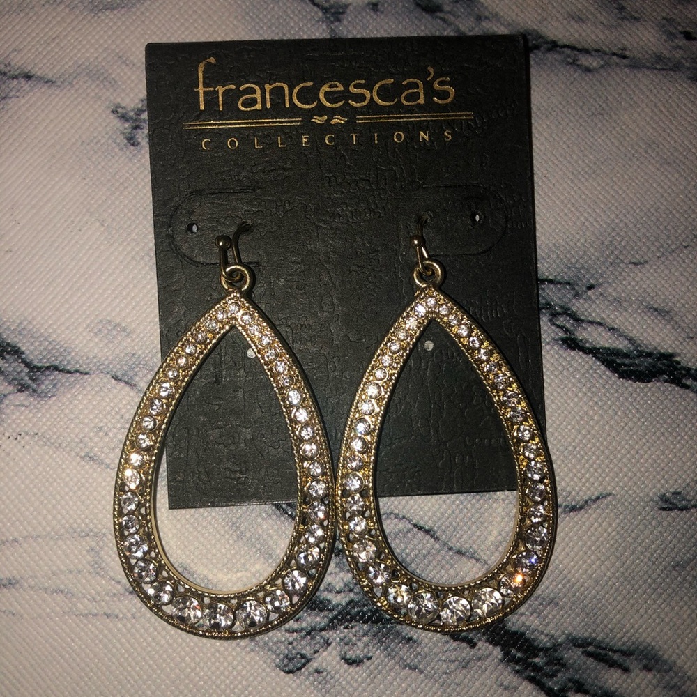 Brand new dangle earrings!